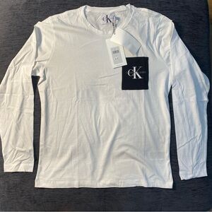 NWT Calvin Klein White Tee with Black Pocket Men’s Size Large
